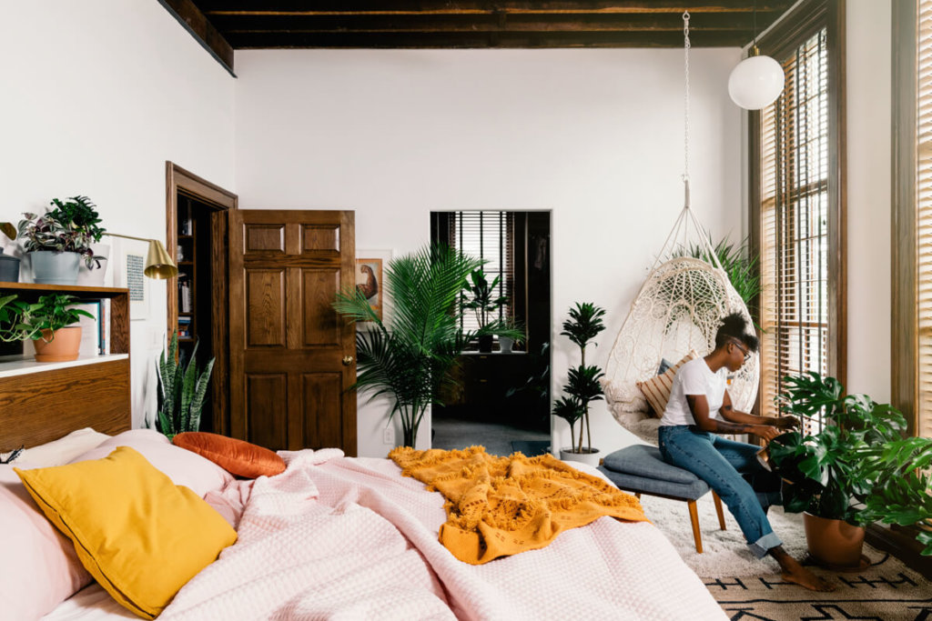 Transform Your Bedroom with Plants